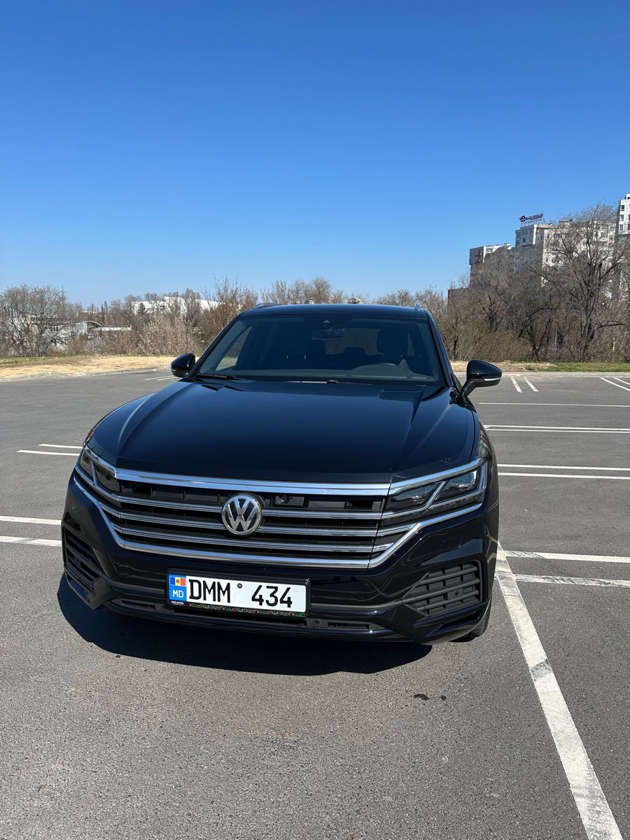 Volkswagen Touareg foto 1