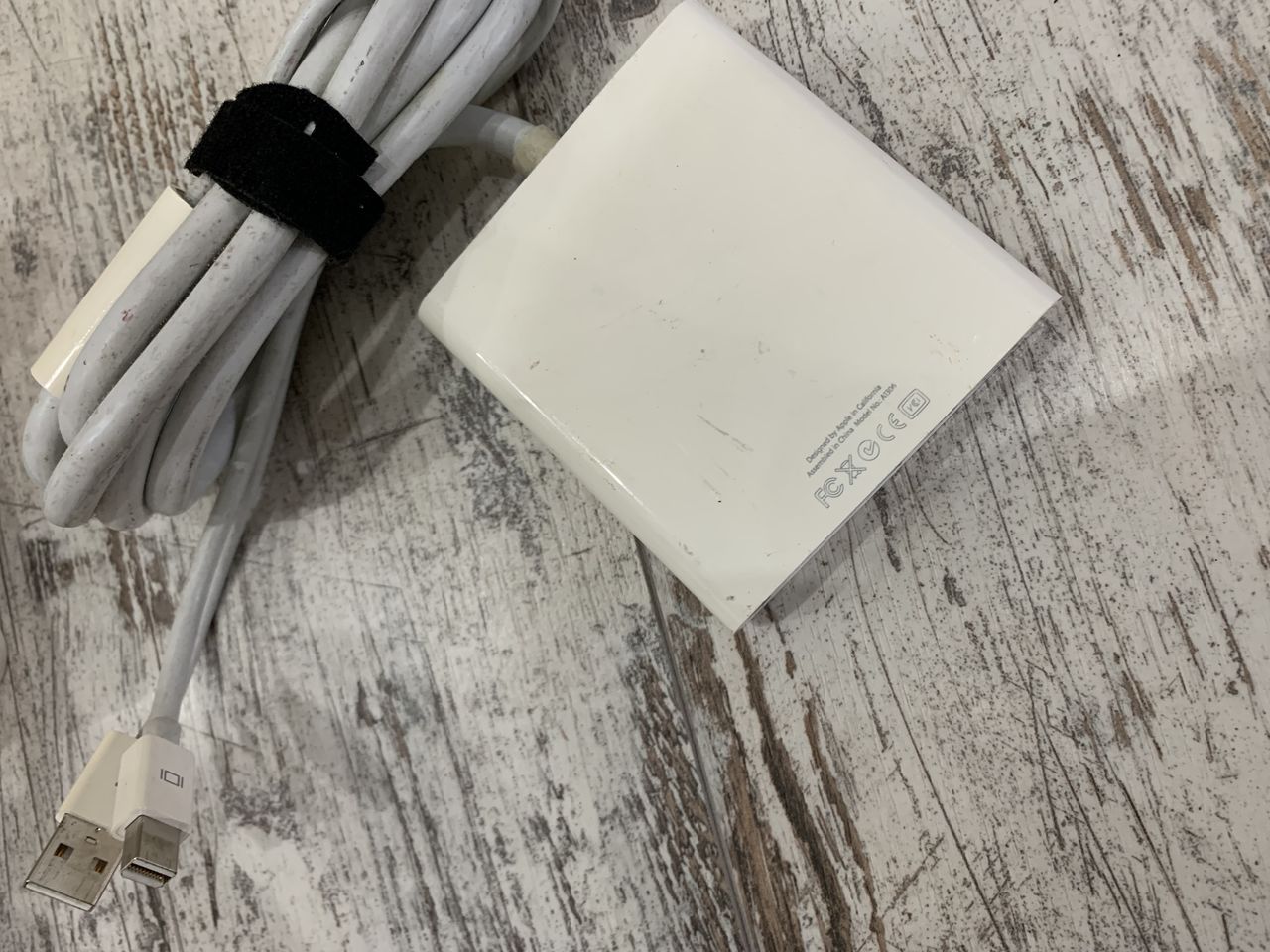 Aipple adapter A1098. Aipple adapter A1097. foto 8
