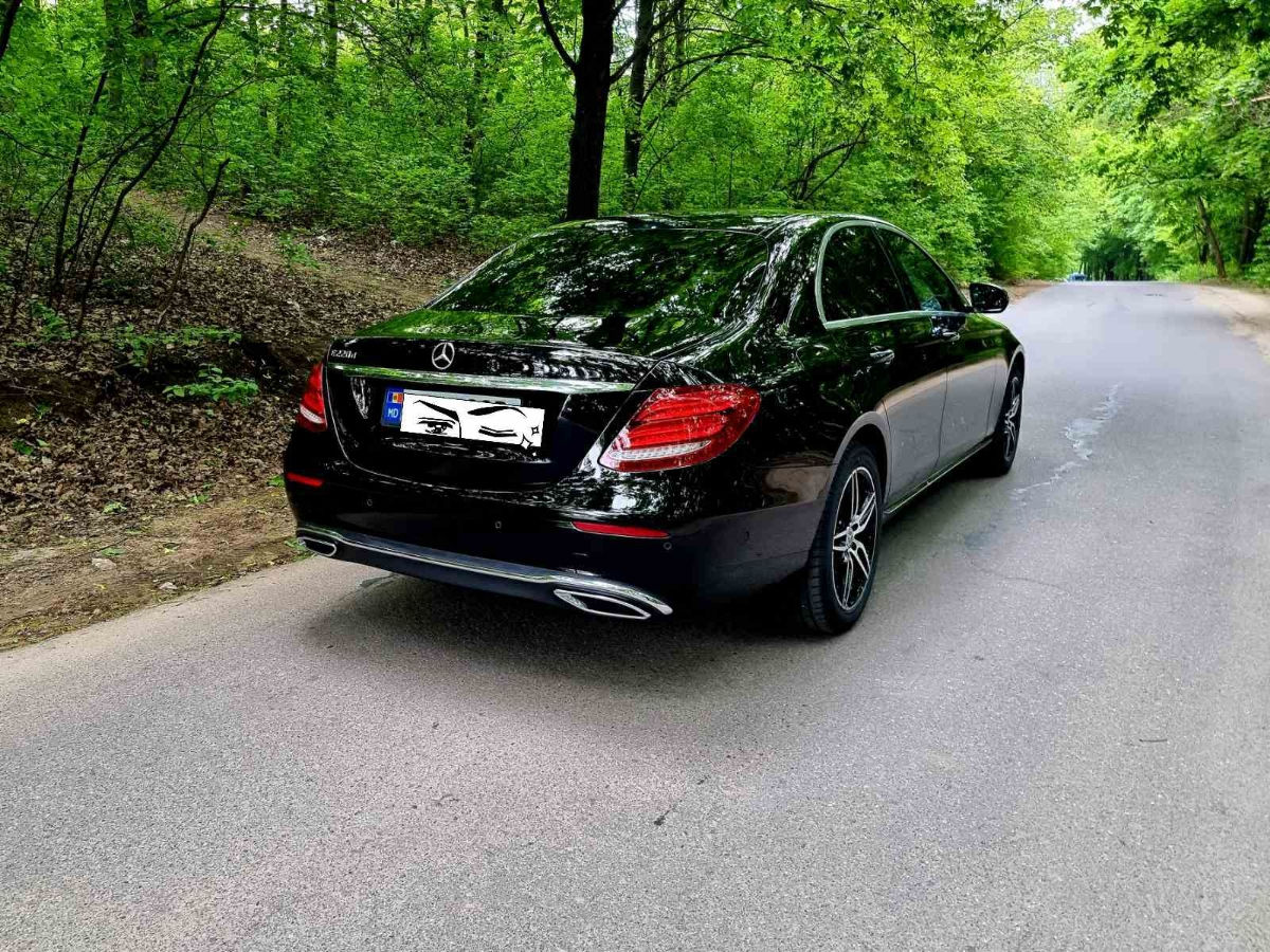 Mercedes E-Class foto 2