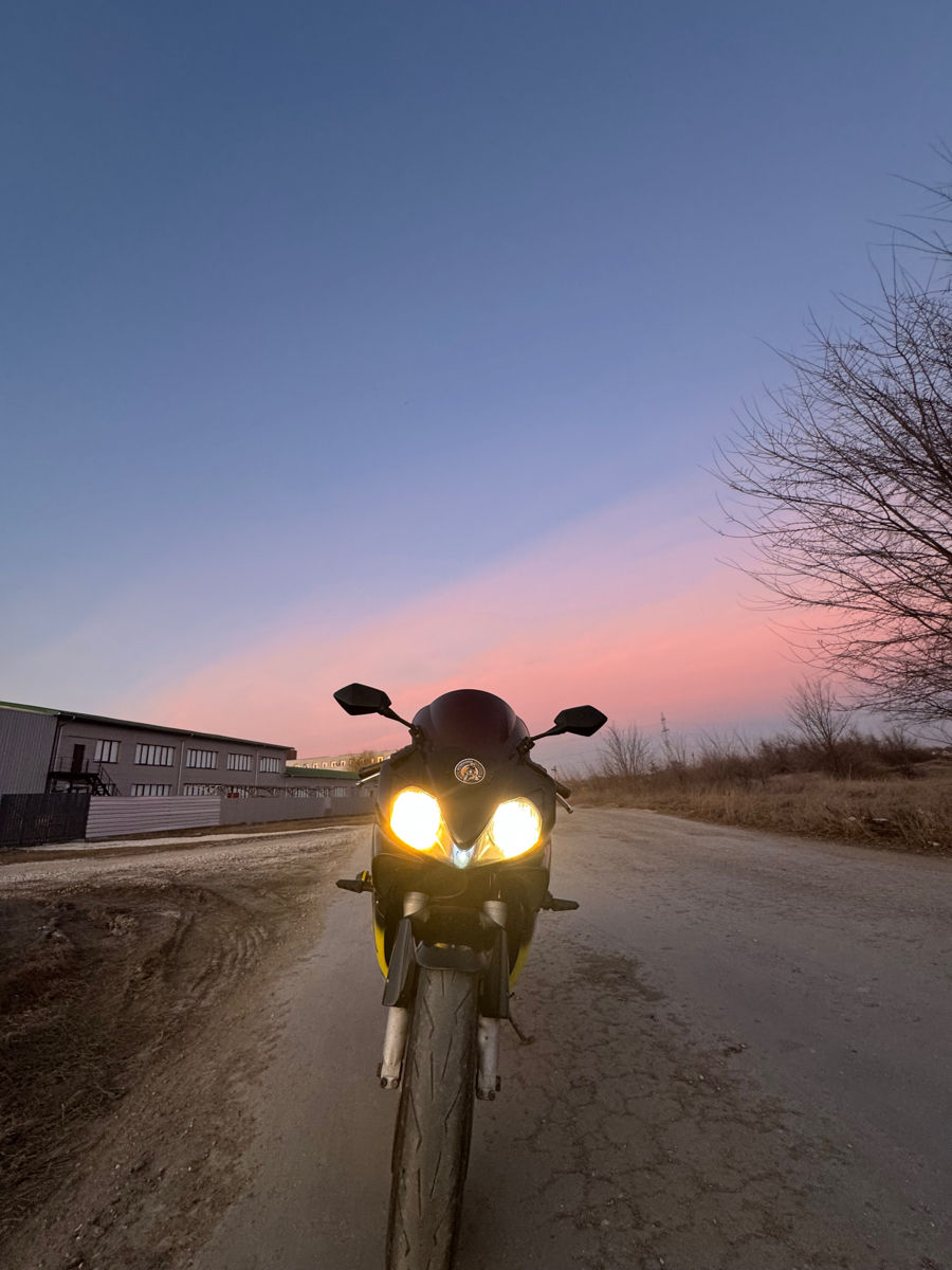 Honda CBR 600 foto 3