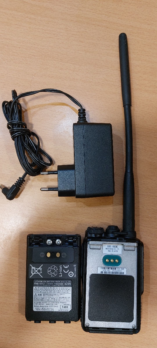 Рация YAESU VX-8 foto 1