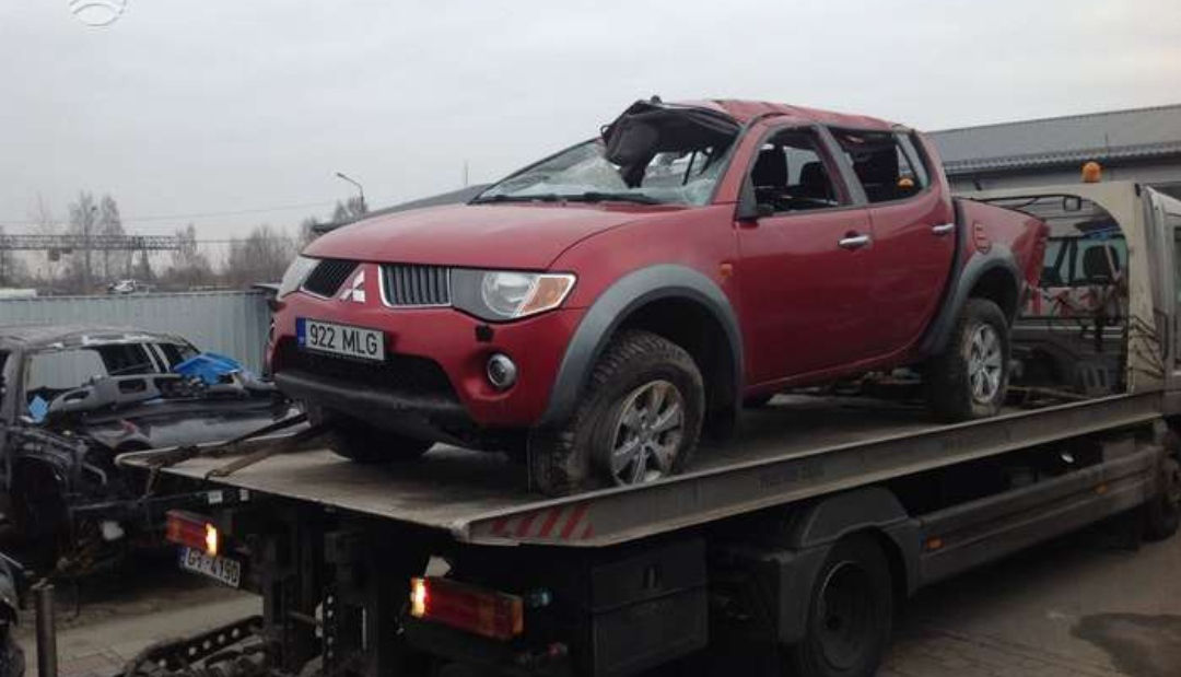 Dezmembrez Mitsubishi L 200,300.400.am tot foto 4