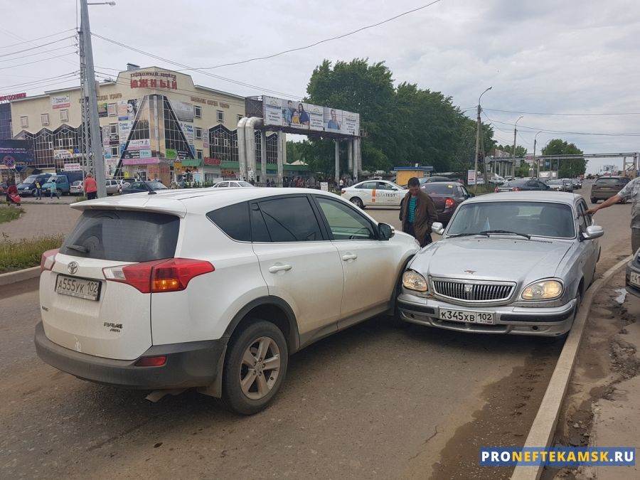 Toyota Auris foto 1