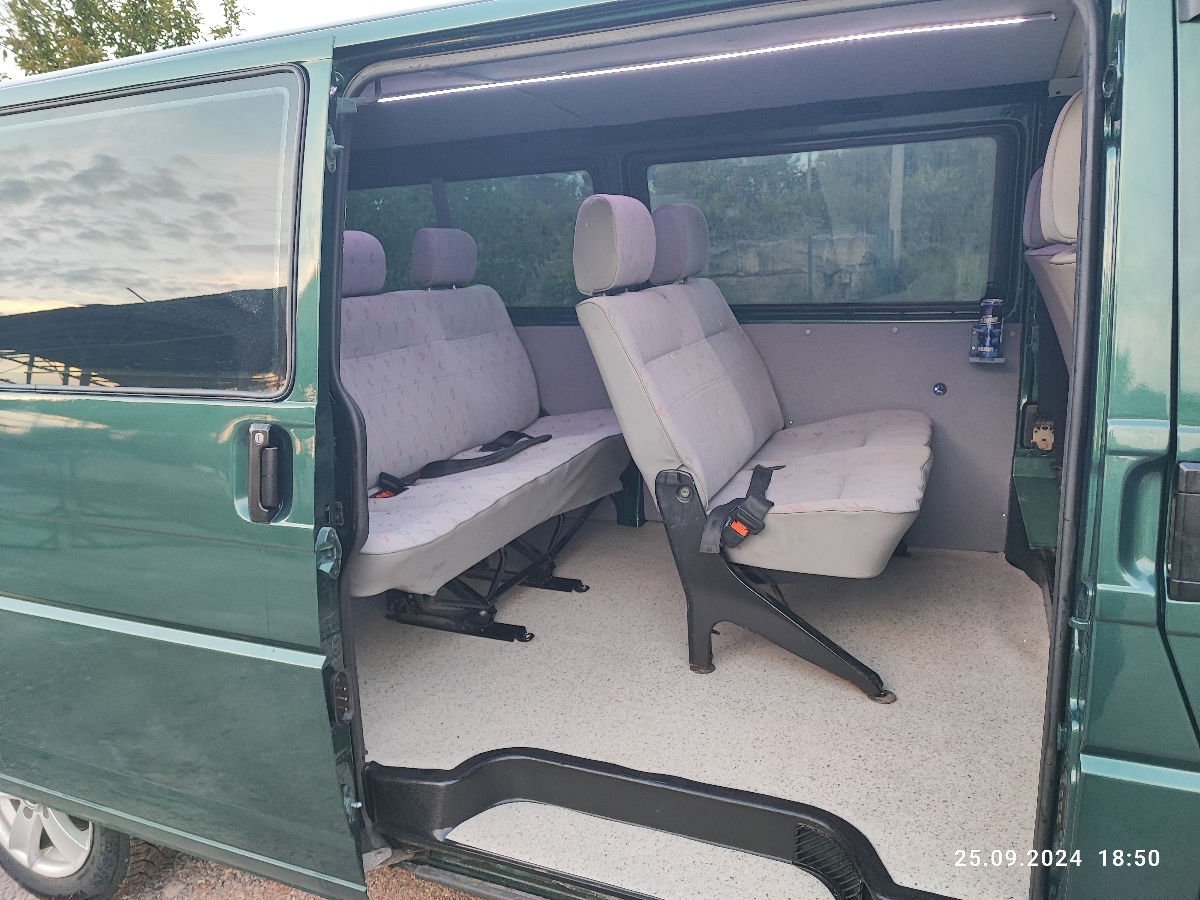 Volkswagen T4  - 7 locuri, Restaurat  Total.   8000 €  Preţ fix !!! foto 3