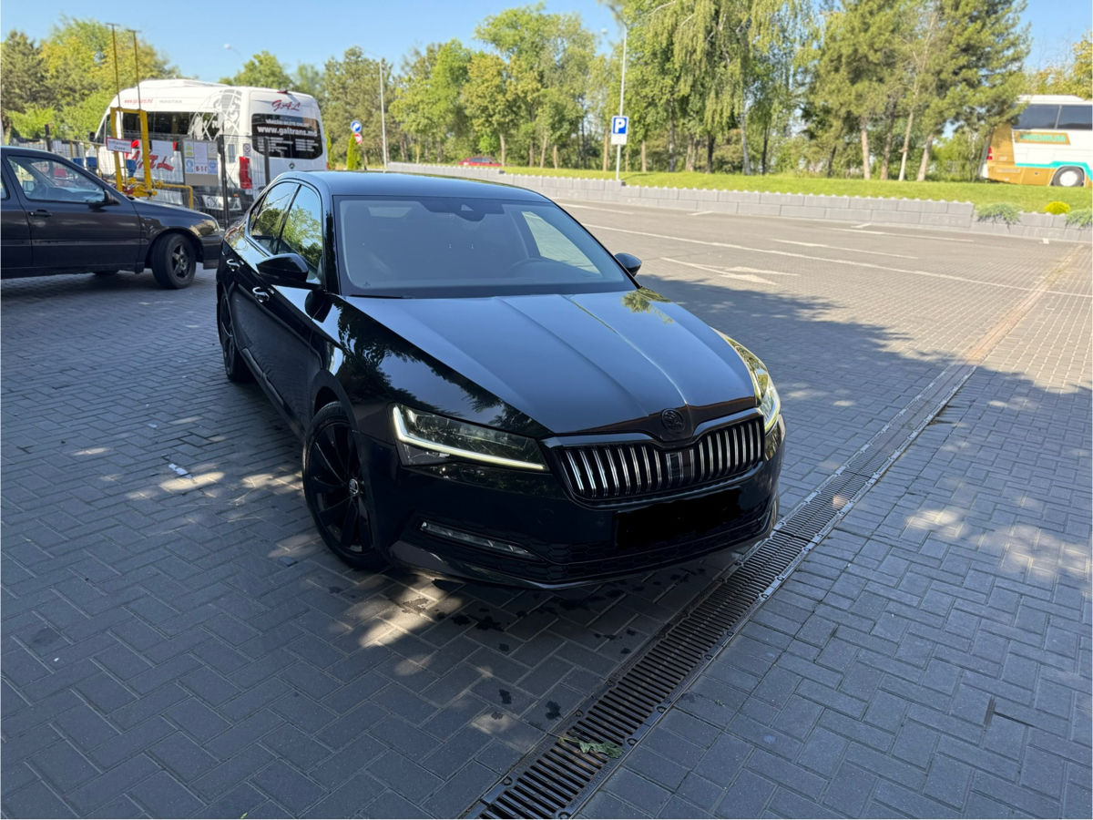 Skoda Superb foto 1