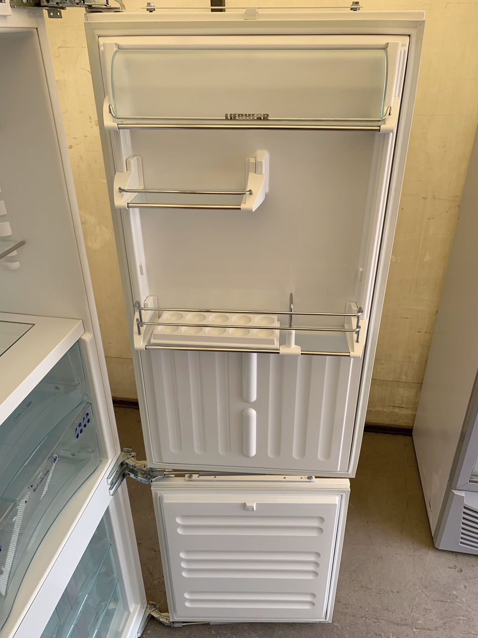 Встраиваемый холодильник Liebherr Premium BioFresh