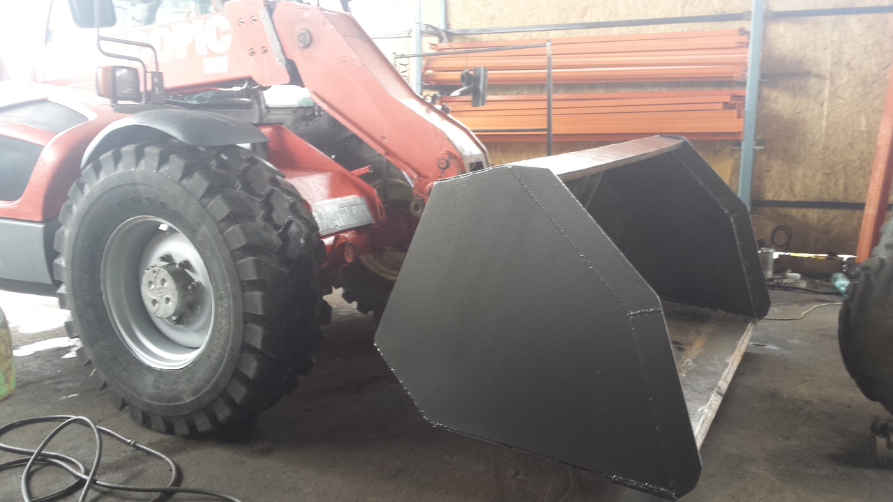Stivuitor-incarcator telescopic Manitou фото 2