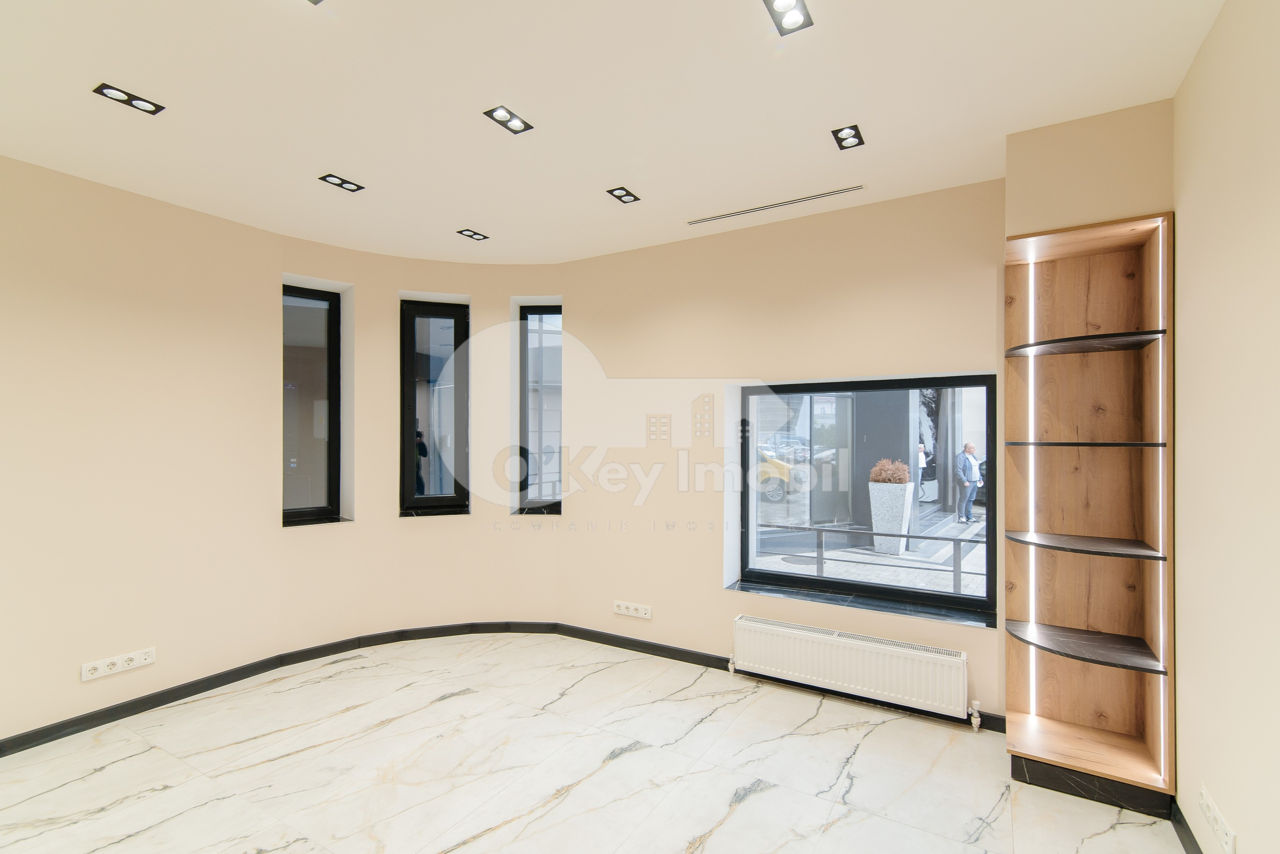 Spațiu comercial, 155 mp, Centru, 2500 € ! foto 3