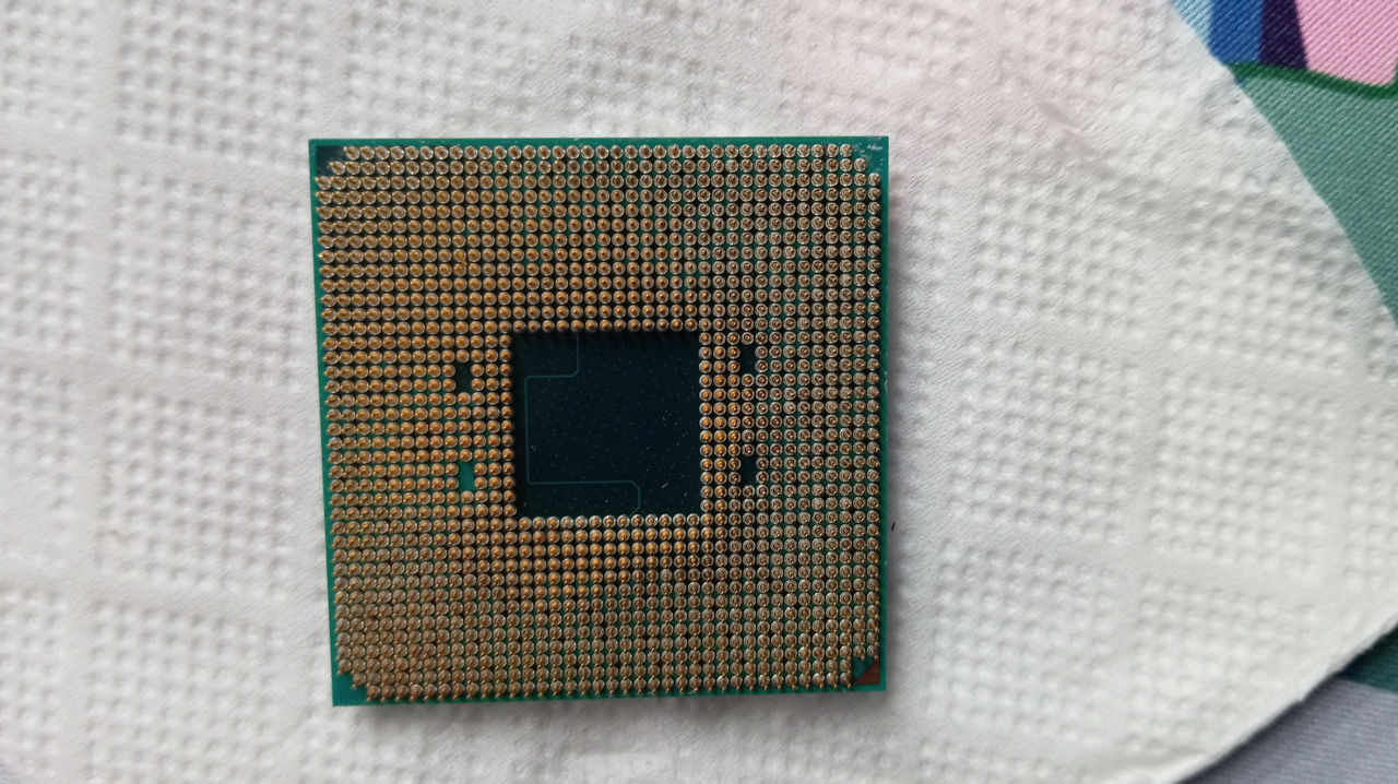 AMD Ryzen 3 3200G (БУ. без коробки) фото 1