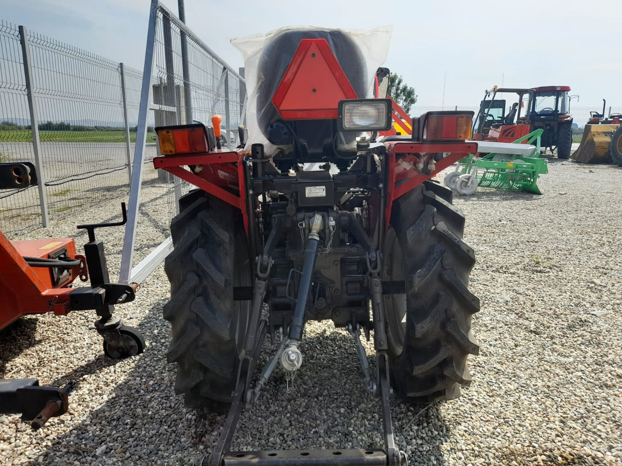 Tractor Massey Ferguson MF 5118 (Nou) - 18 Hp  , 850 kg foto 2