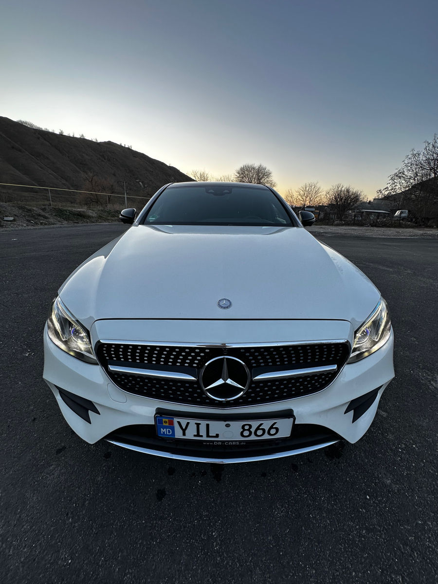 Mercedes E-Class foto 1