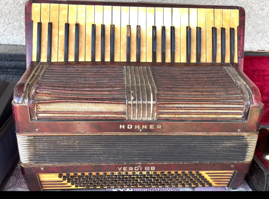 Acordeon Hohner  120 basi  Verdi 3 B foto 0