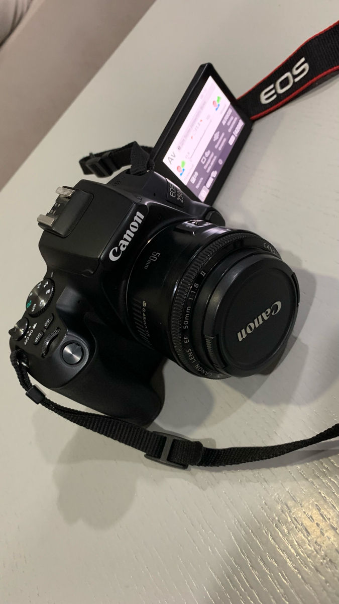 Canon EOS 250D foto 0