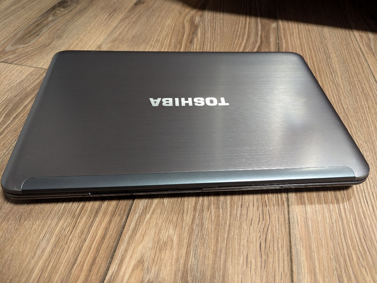 Toshiba Satellite i7/8GB/700GB foto 0