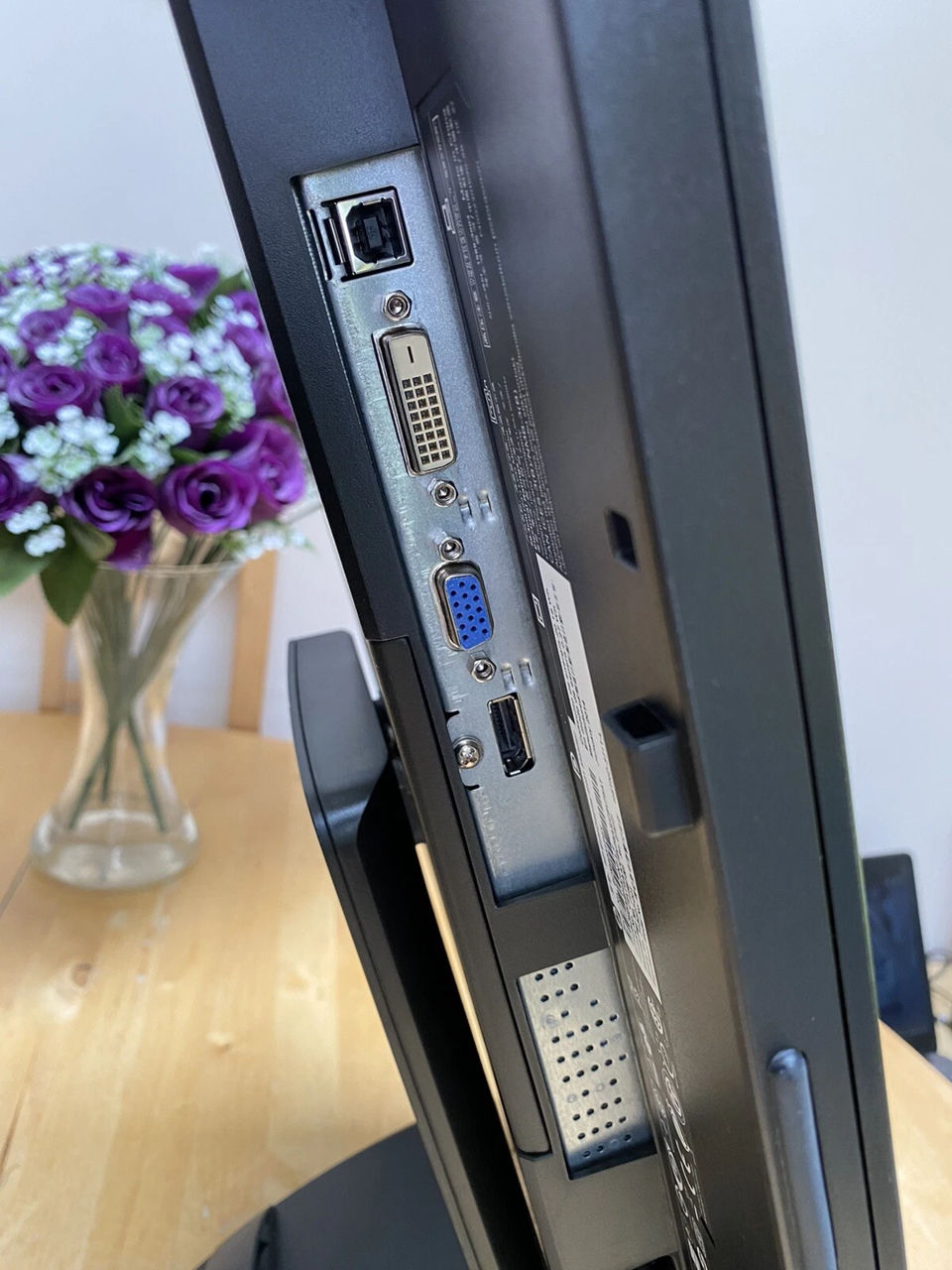 HP EliteDisplay E231 LED display фото 4