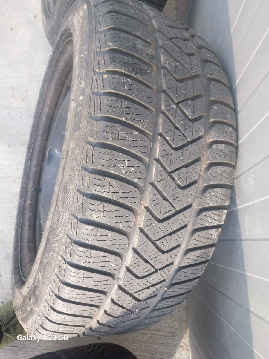 Iarna 225/50 R17 BMW X1 Pirelli foto 2