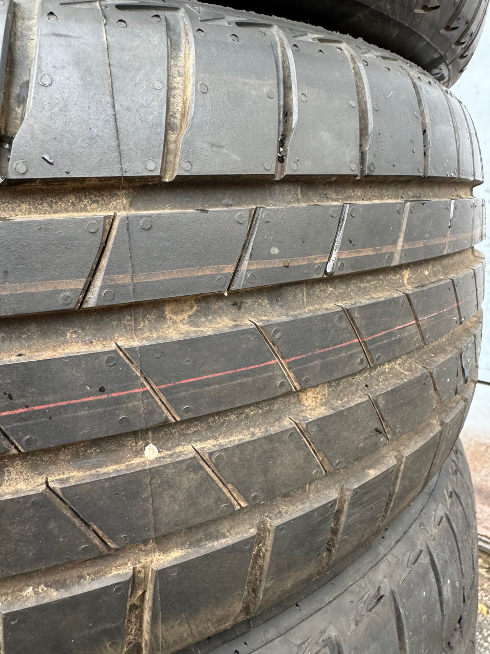 215/50 R17 Bridgestone Noi 2023 foto 2