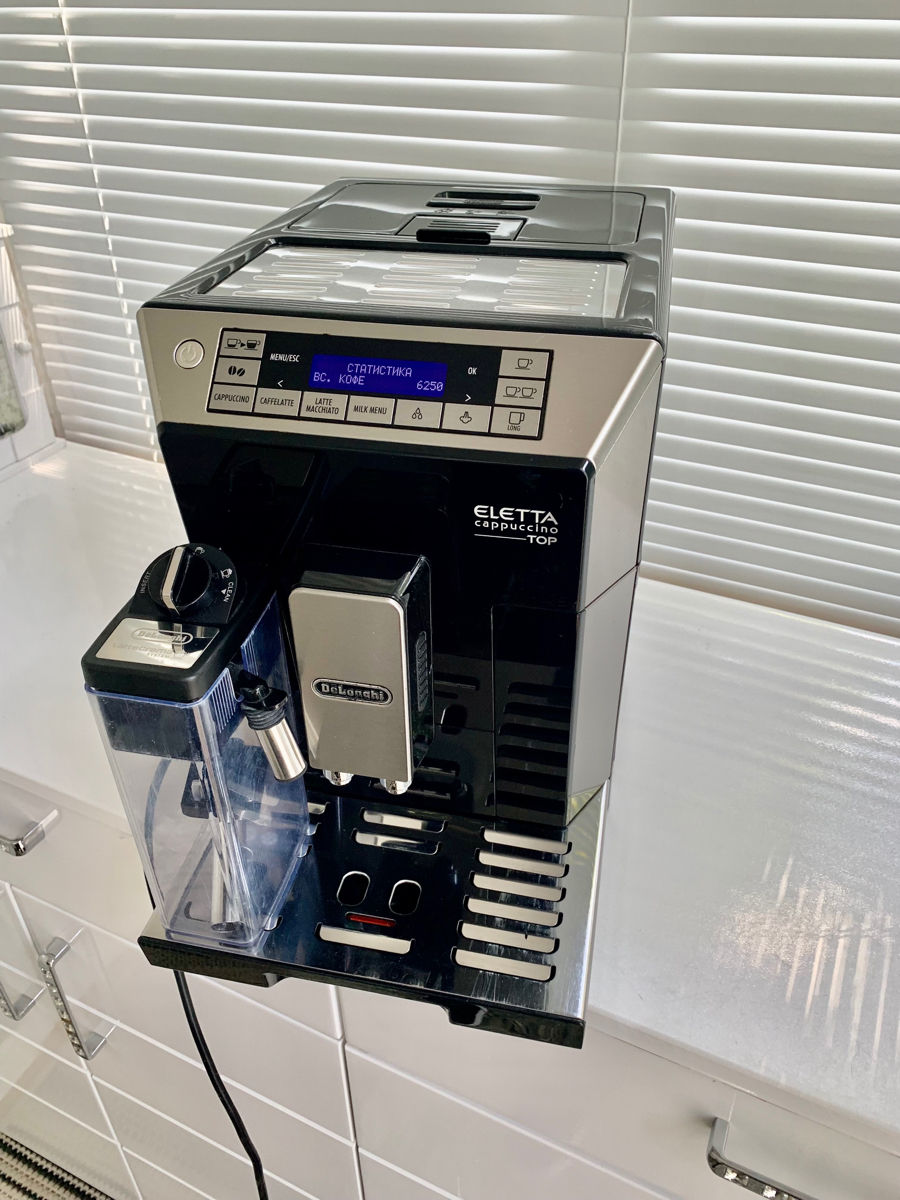 Delonghi Eletta Cappuccino Top Wasser Im Kaffeesatzbehälter Delonghi Eletta Cappucino Top