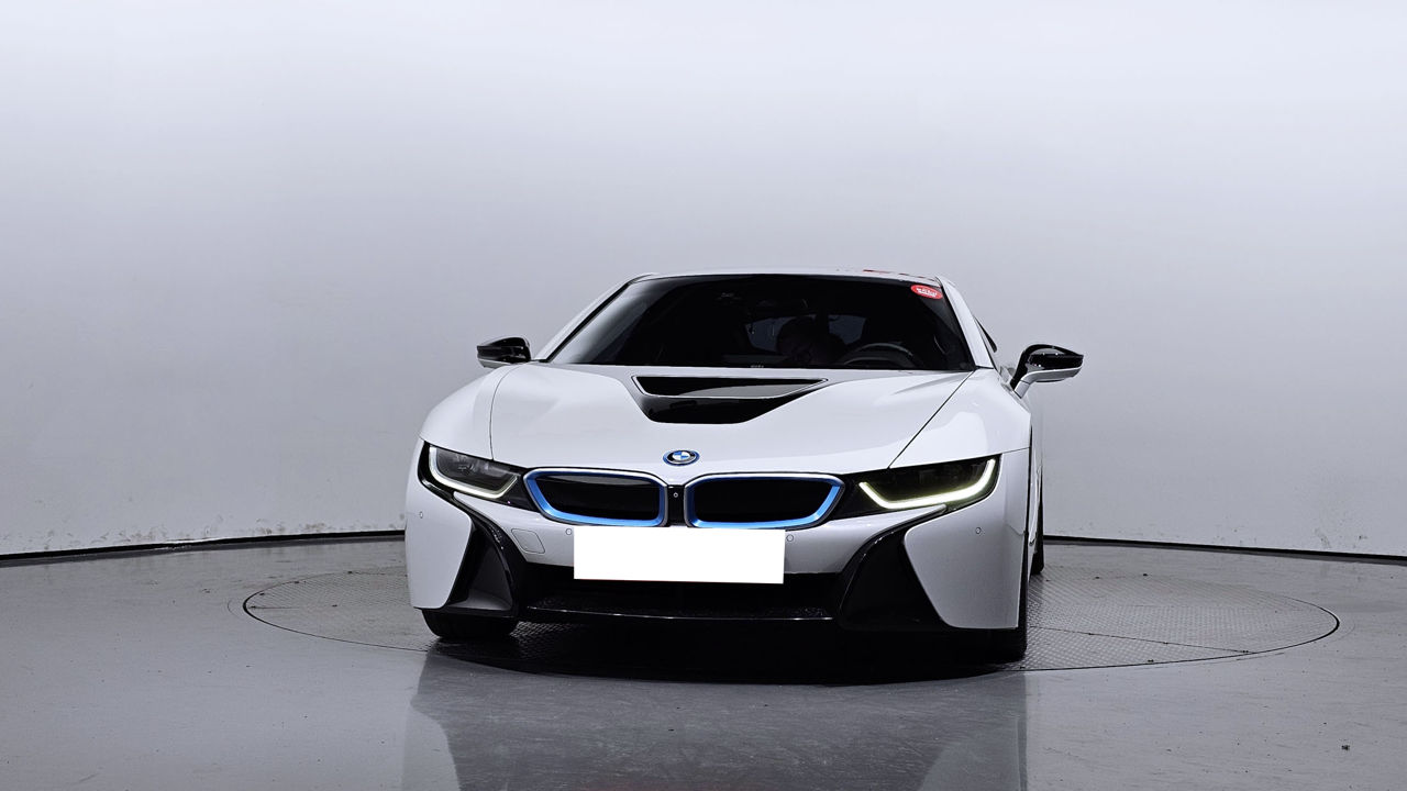 BMW i8 фото 1
