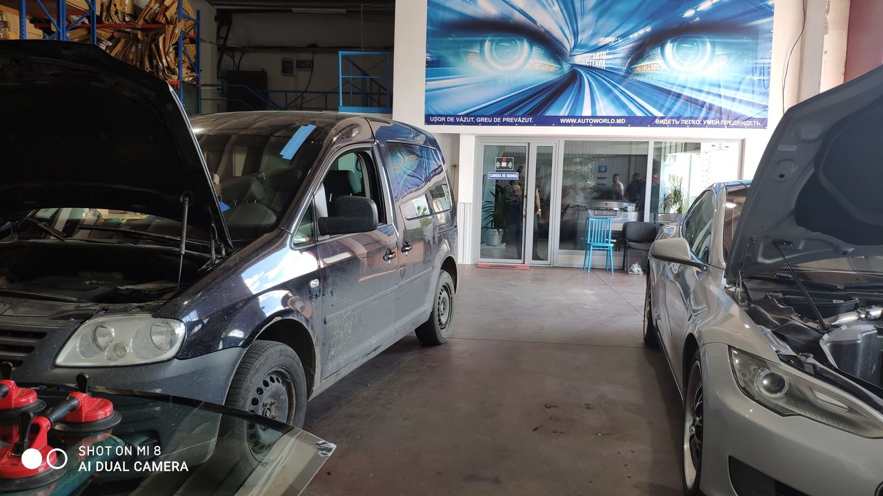 Montare geamuri auto. Piese auto optice și de caroserie. Radiatoare. Ремонт, установка автостекла. foto 14