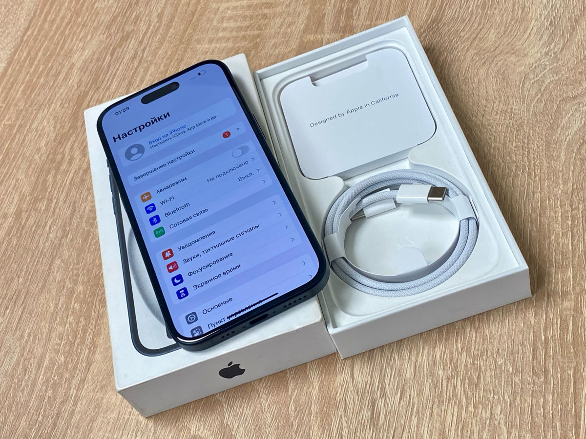 Продам новый iPhone 15 128gb