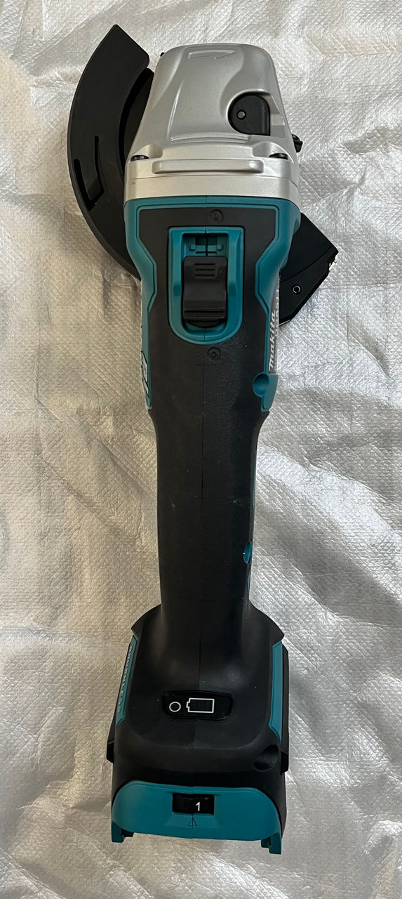 Аккумуляторная угловая шлифмашина Makita LXT DGA511Z foto 1