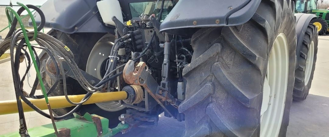 Valtra N 123 foto 3