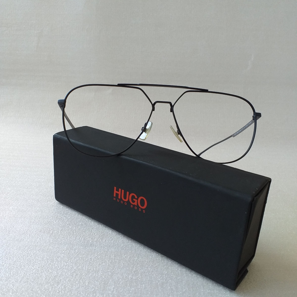 Мужская  оправа.  Hugo Boss.   Титаниум.  1200  лей. фото 0