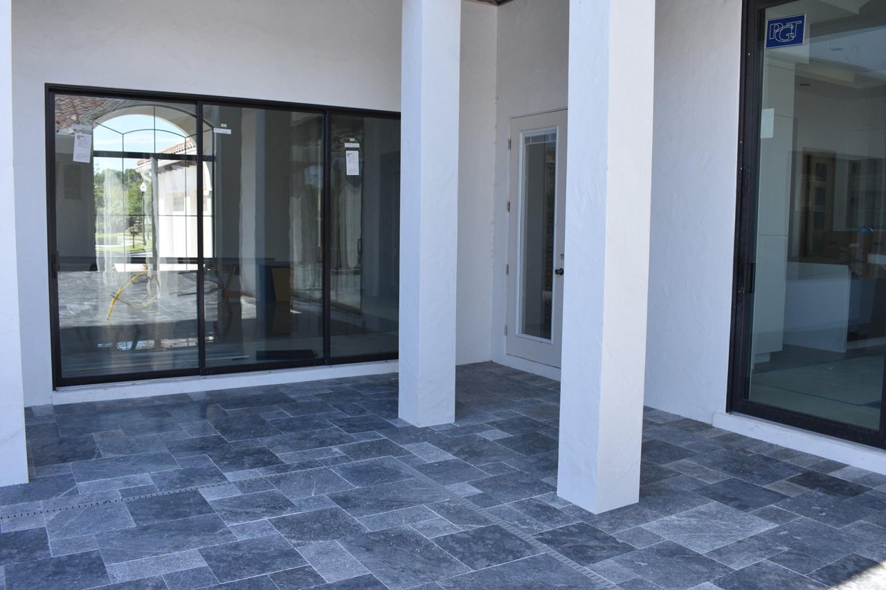 Travertin gri Silver Gray – piatră naturală pentru fațadă, podea și pereți interior/exterior foto 13