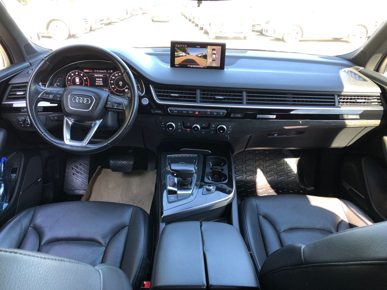 Audi Q7 фото 7