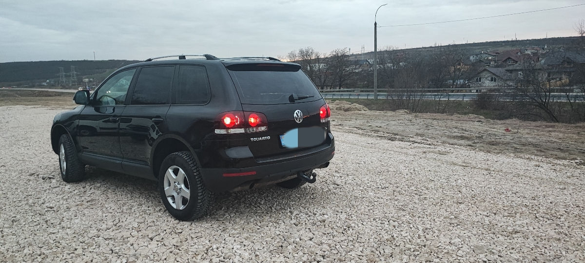Volkswagen Touareg foto 1