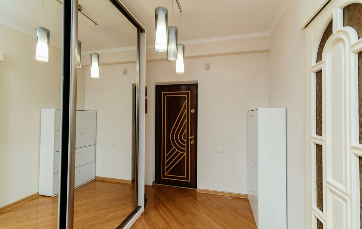 Apartament cu 2 camere, 65 m², Buiucani, Chișinău foto 7