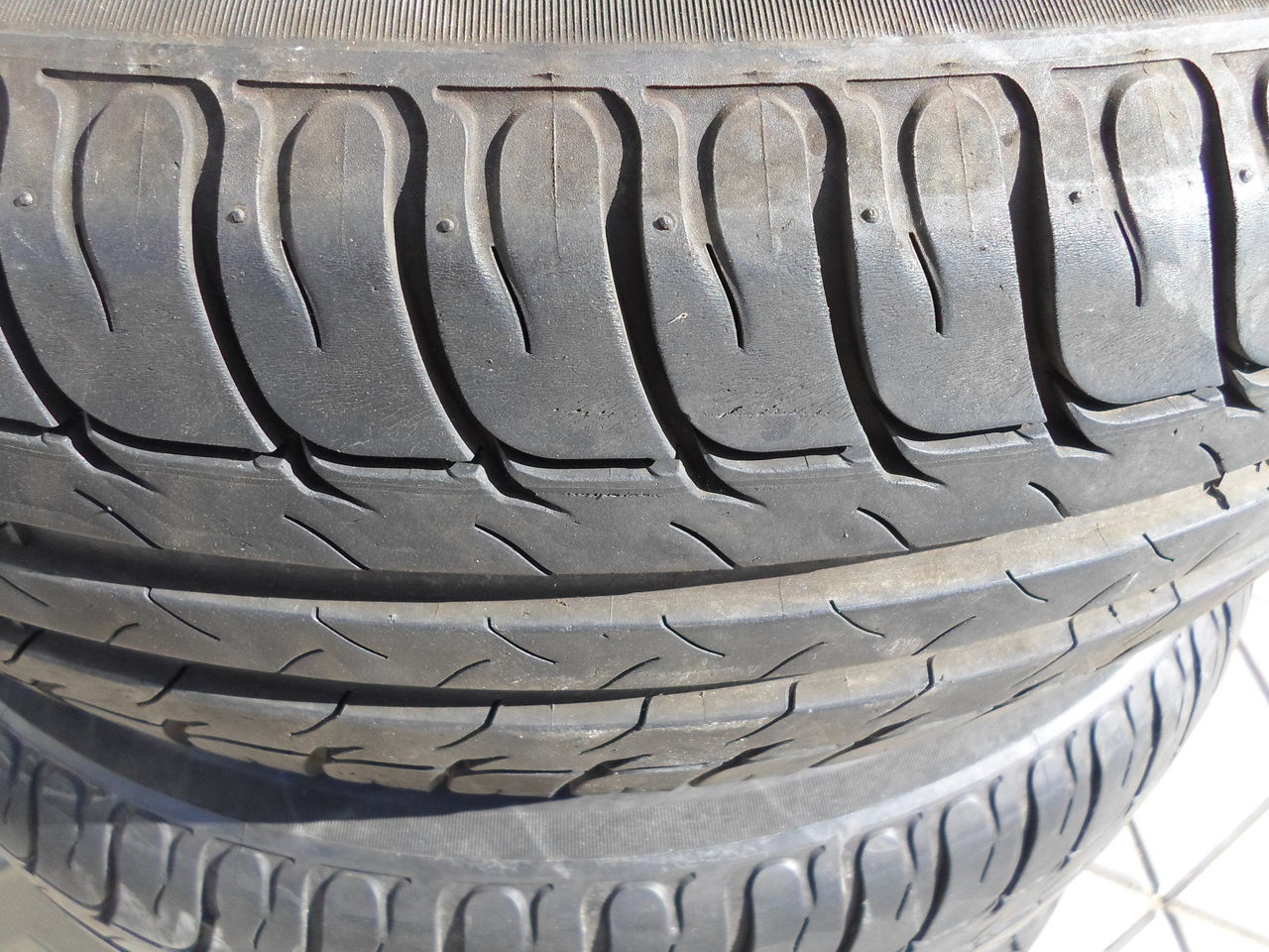 165 / 70 / R14 si 165 / 60 / R14.