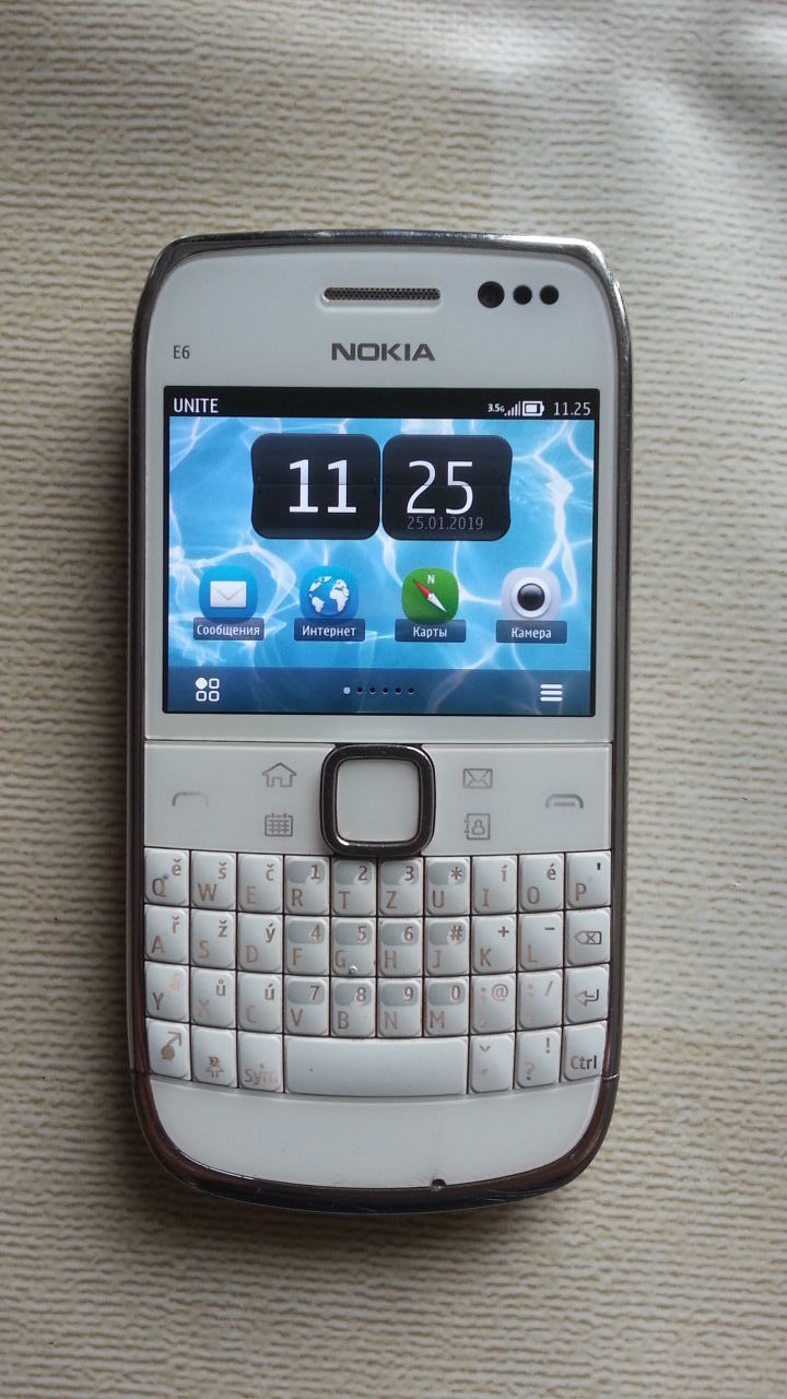 Nokia E6 400 лей