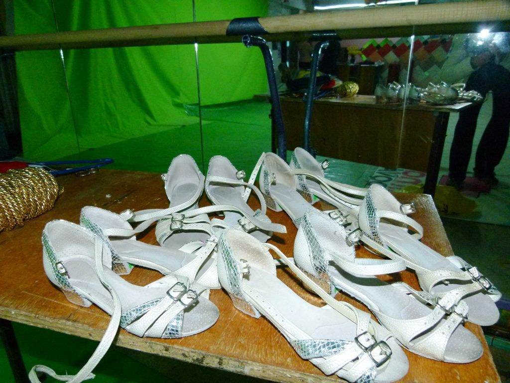 Обувь босоножки для танцев меняю на телефон !!! foto 4