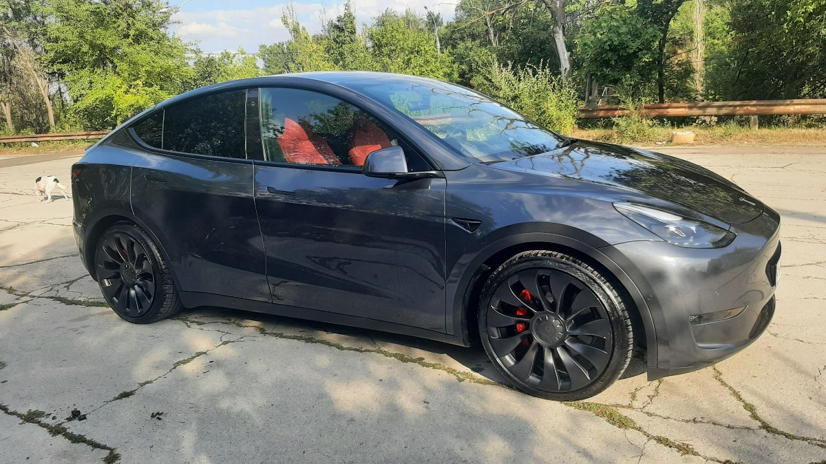Tesla Model Y foto 0