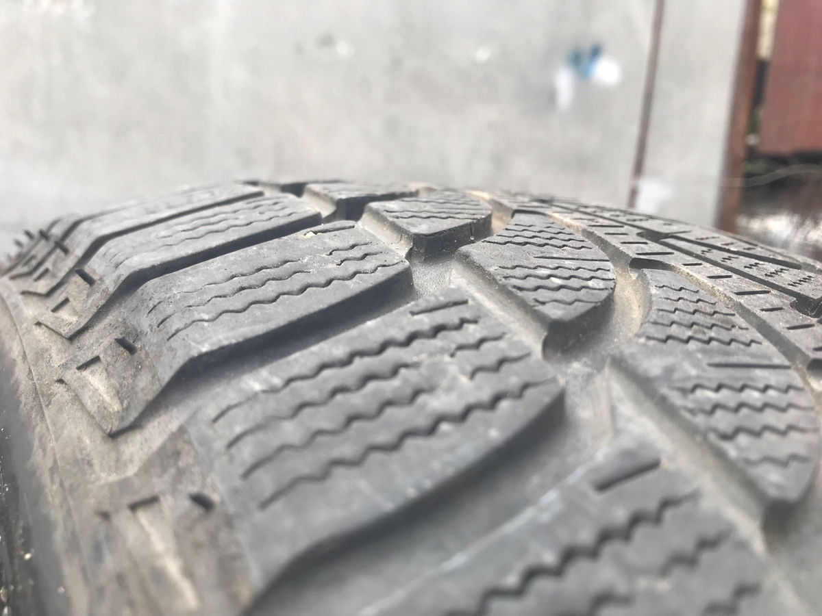 225/60 R18 Bridgestone