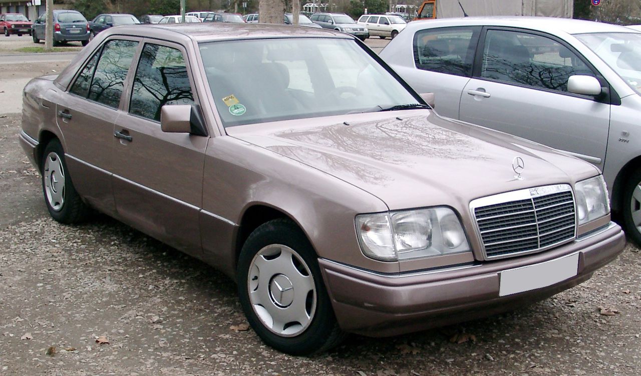 Mercedes E-Class foto 2