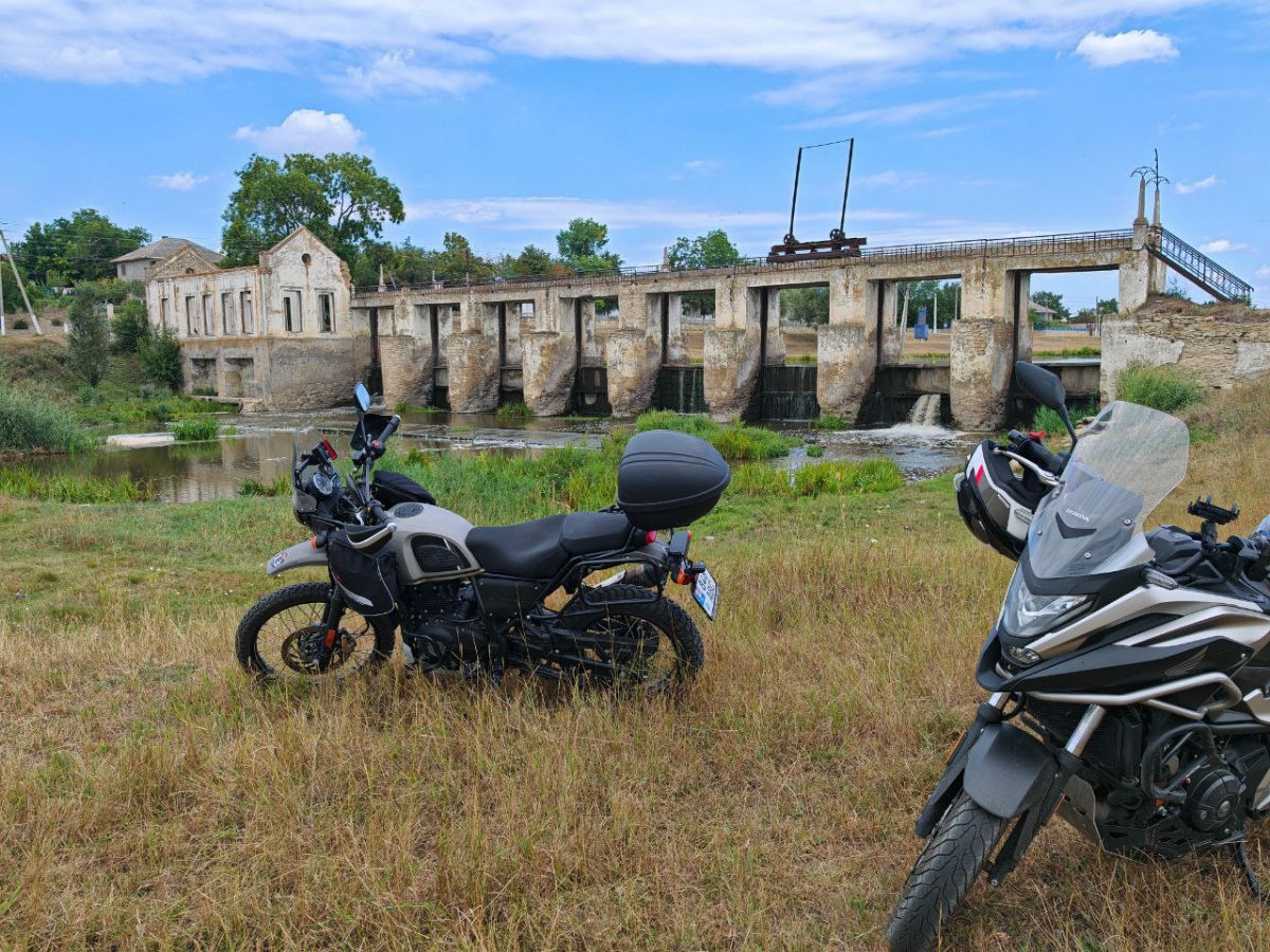 Royal Enfield Himalayan фото 1