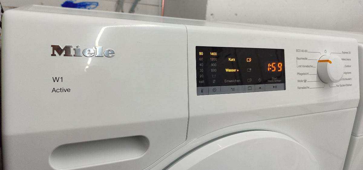 Стиральная машина Miele 2024 года фото 3