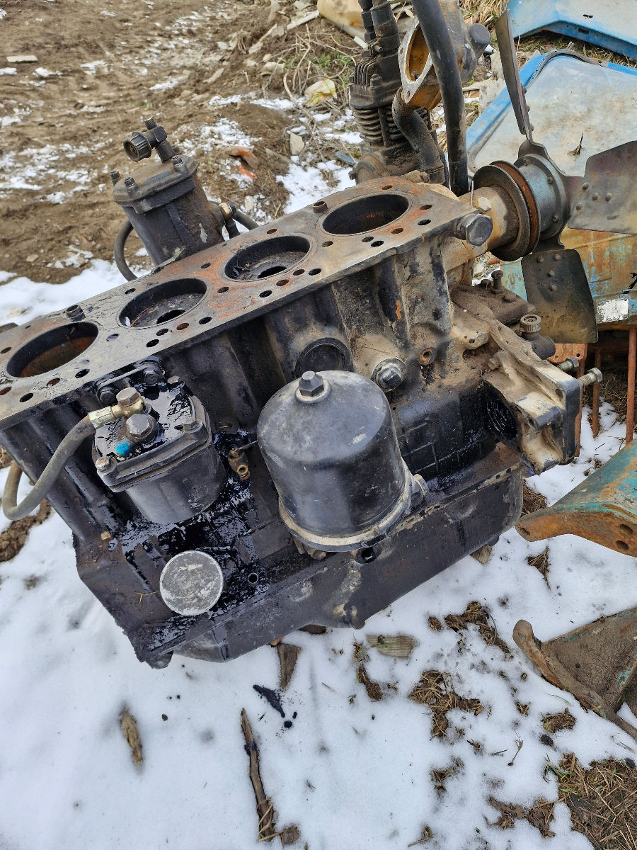 Promejutcă  scoasă de la vier motor d 240 motor scos de pe combaină  foto 5