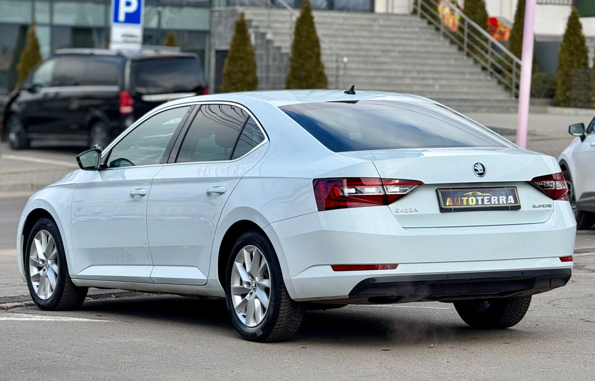 Skoda Superb foto 4