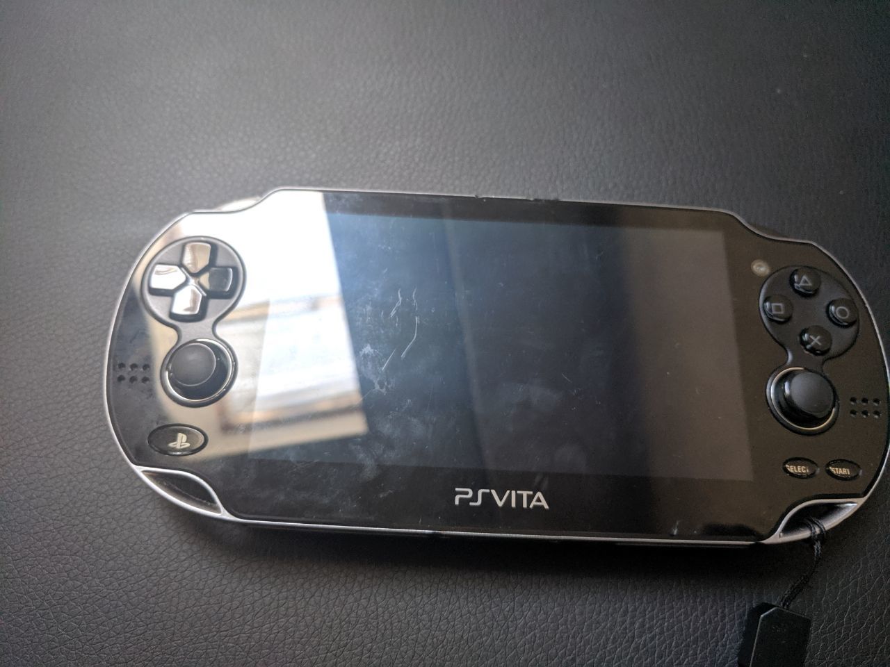 PS Vita прошитая (3.71) Карта памяти sonySD 8gb Игры можно качать и  устанавливать прямо из магазина