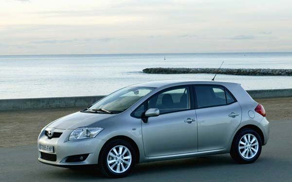 Toyota Auris foto 0