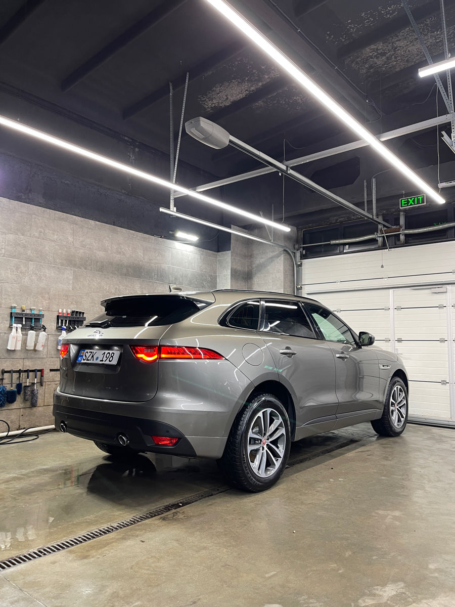 Jaguar F-PACE foto 1