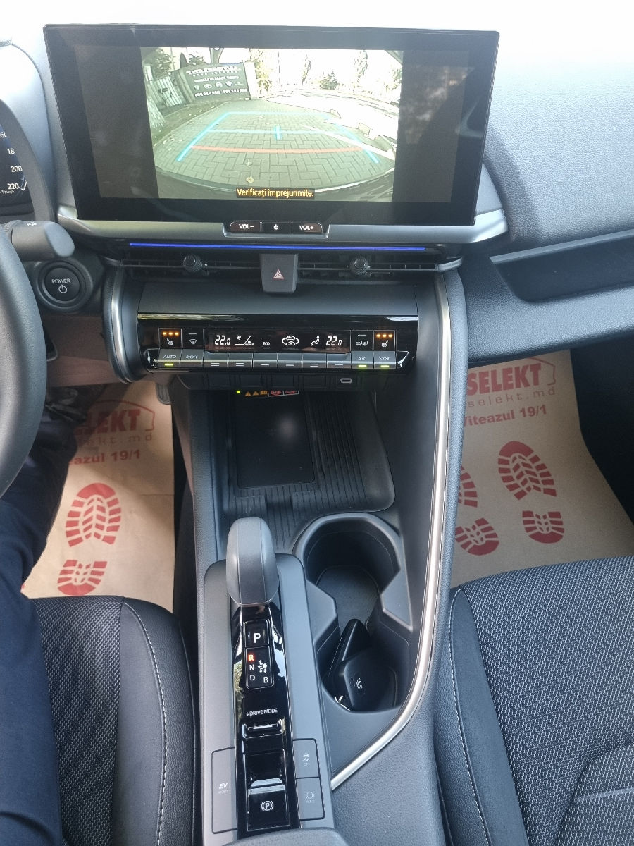Toyota C-HR 2024 photo 14