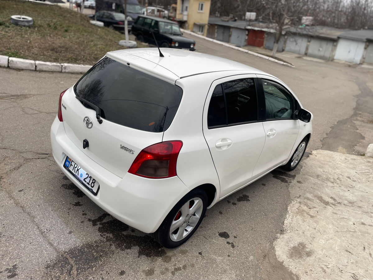 Toyota Yaris foto 7