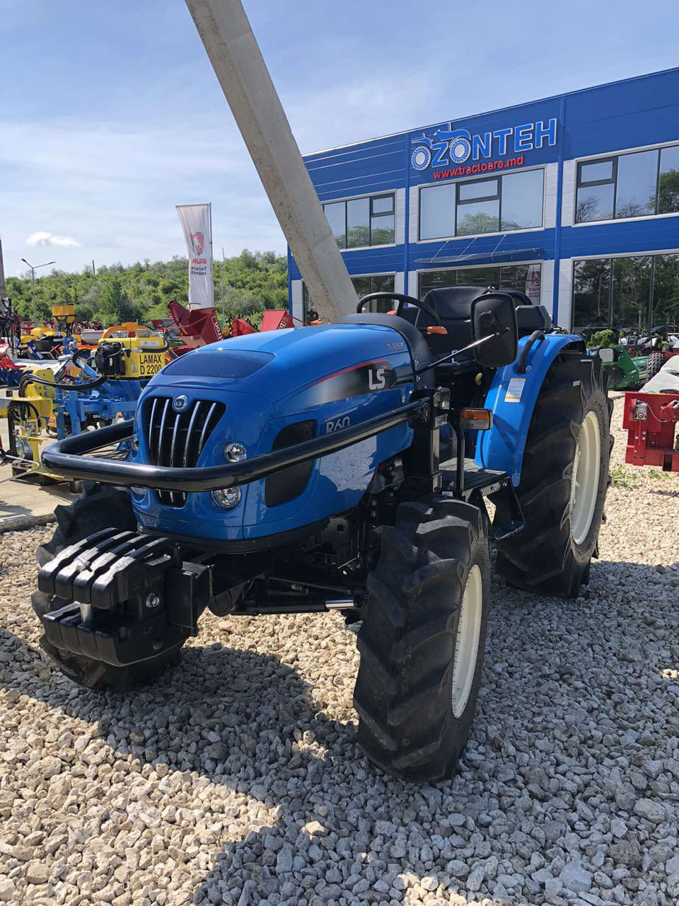 LS Tractor o gamă completă de tractoare compacte, utilitare (de la 18 CP la 101 CP) foto 5