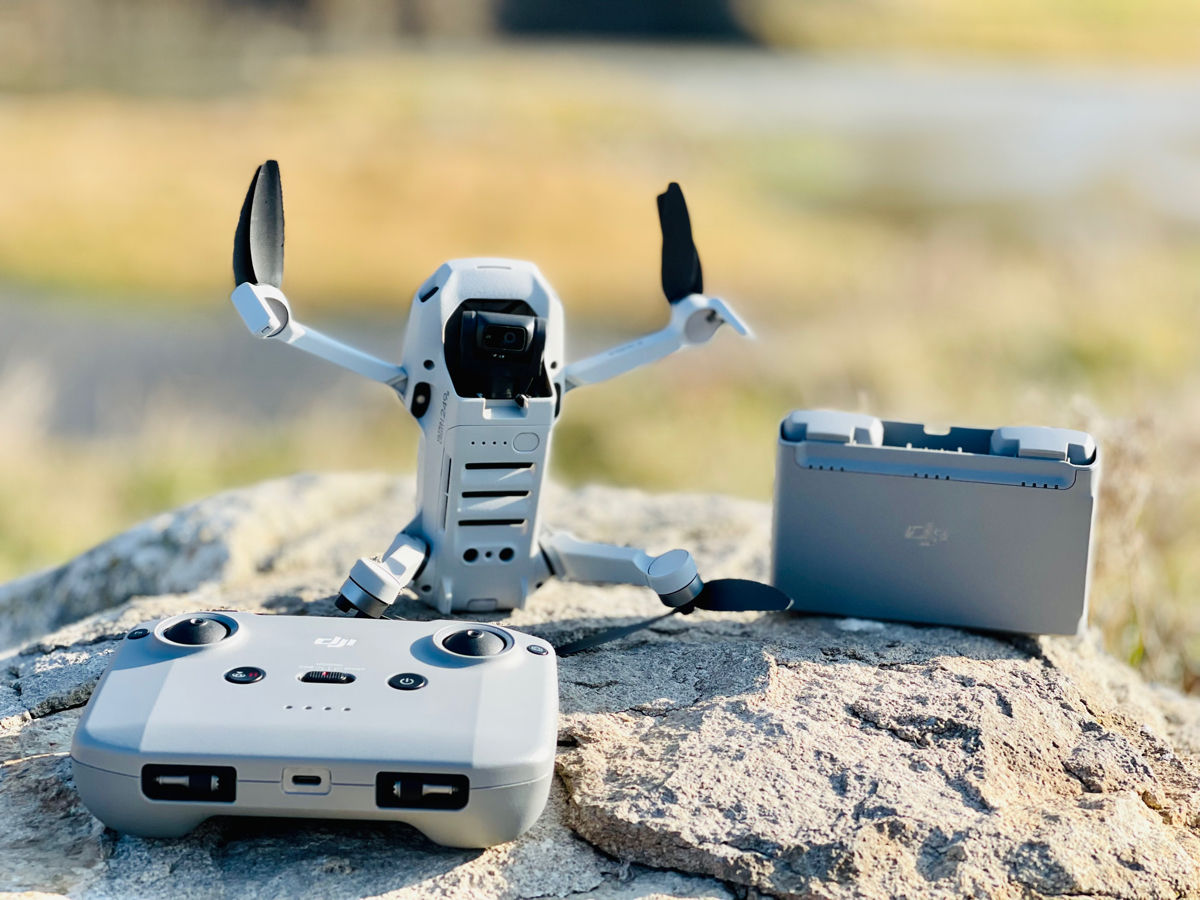 De vânzare: Dronă DJI Mini 2 Fly More Combo – Stare ideală! фото 3