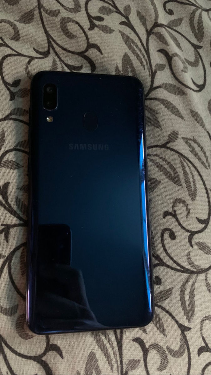 Samsung a20